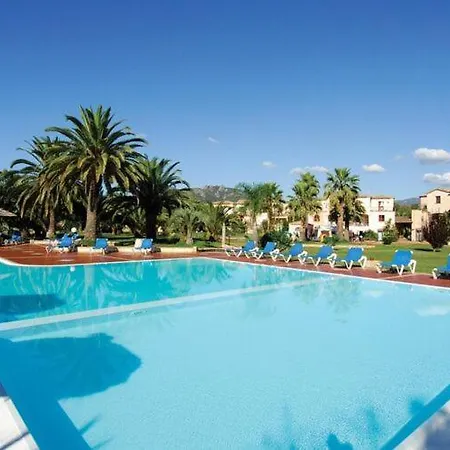 Апартаменты In With Shared Saltwater Pool *
